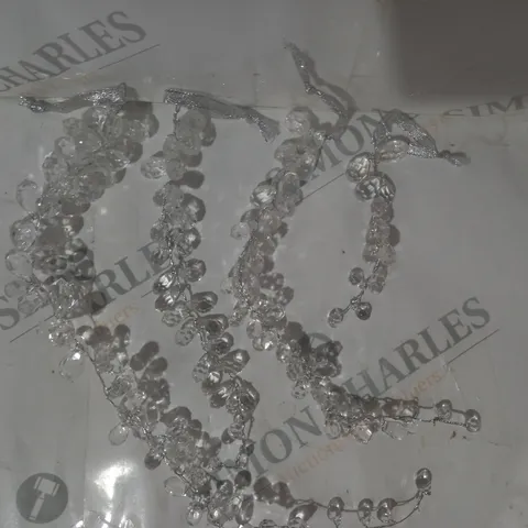 BOXED SET OF 4 CRYSTAL DECORATIONS ASSORTED LENGTHS