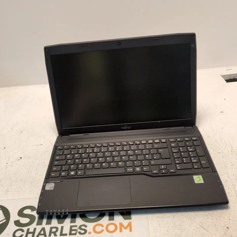 FUJITSU LIFEBOOK AH544 LAPTOP – WINDOWS 8 PRO (FAULTY; NOT POWER TESTED)