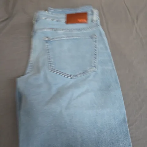 HUGO BOSS CASUAL DENIM JEANS SIZE W33