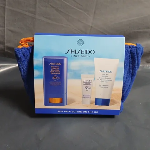 SHISEIDO SUN PROTECTION ON THE GO SET 