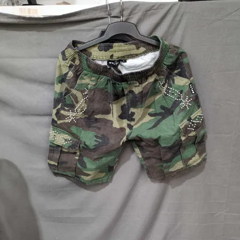 NVLTY CAMOUFLAGE CARGO SHORTS – CHILD'S SIZE L 