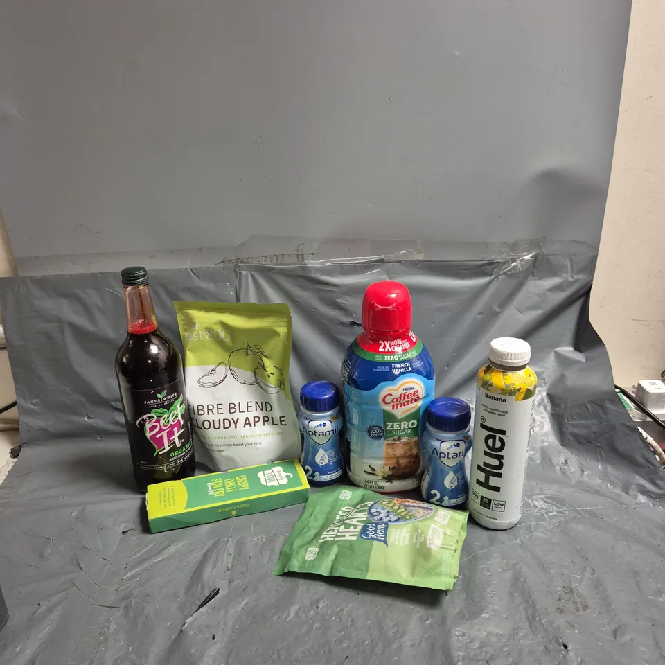 APPROXIMATELY 12 ASSORTED FOOD & DRINK ITEMS TO INCLUDE HUEL BANANA, NESTLE COFFEE MATE ICE COFFEE, BEET IT ORGANIC BEETROOT JUICE, ETC - COLLECTION ONLY