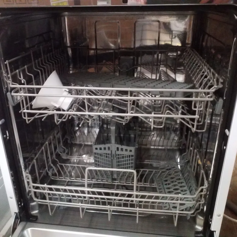 SWAN SDW751170W 14 PLACE FULLSIZE DISHWASHER - WHITE