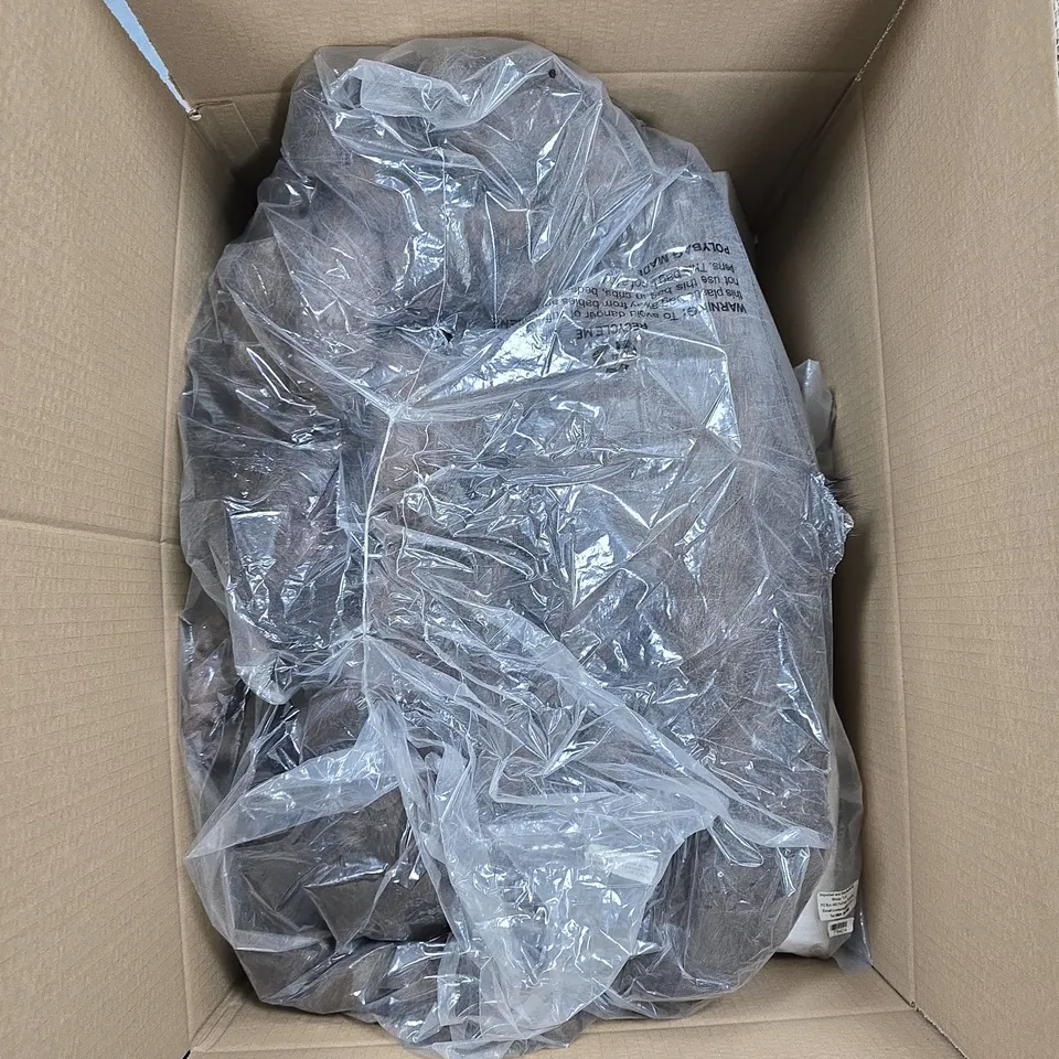 LARGE QUANTITY OF ASSORTED ITEMS TO INCLUDE NONSTICK MICROWAVE GRILL PAN, POCKET FAN, MONEY PURSES, ETC - COLLECTION ONLY