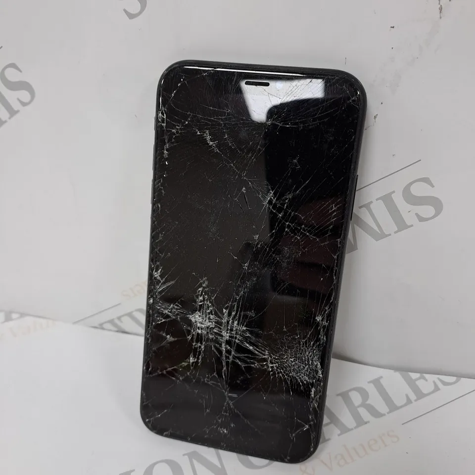 APPLE IPHONE XR IN BLACK