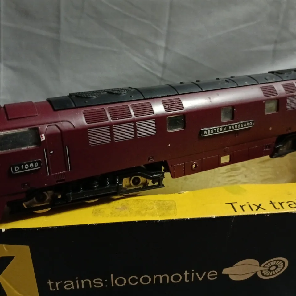 TRIX TRAIN LOCOMOTIVE VINTAGE TRAIN