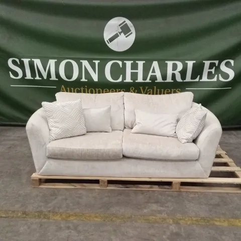 QUALITY DESIGNER 2 SEATER FABRIC UPHOLSTERED SOFA WITH SCATTER CUSHIONS