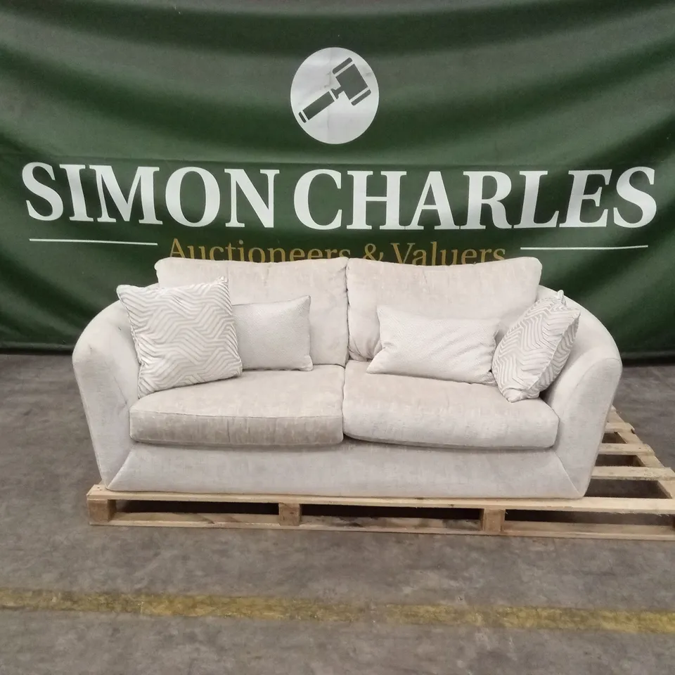 QUALITY DESIGNER 2 SEATER FABRIC UPHOLSTERED SOFA WITH SCATTER CUSHIONS