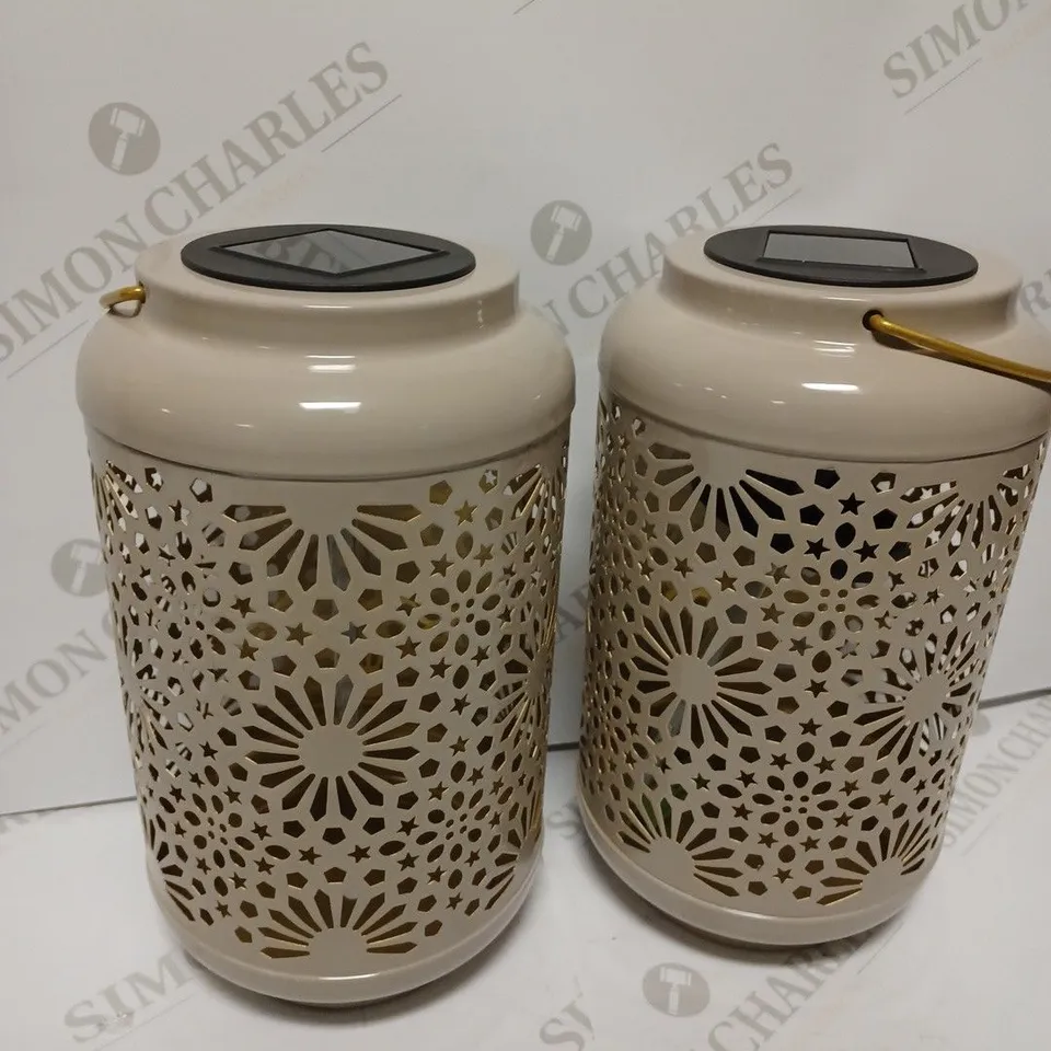 GARDEN REFLECTIONS SET OF 2 PATTERNED SOLAR LANTERNS, FLOWER