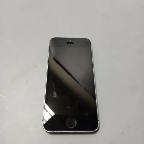 BOXED APPLE IPHONE SE SMARTPHONE 
