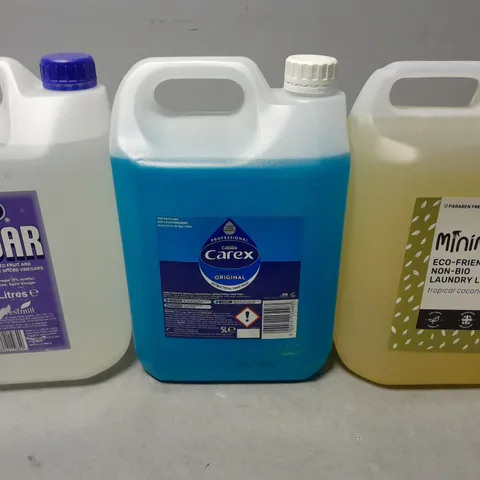 TOTE OF APPROXIMATELY 3 ASSORTED LIQUIDS TO INCLUDE - MINIML LAUNDRY LIQUID , CAREX ORIGINAL , PRIDE VINEGAR 