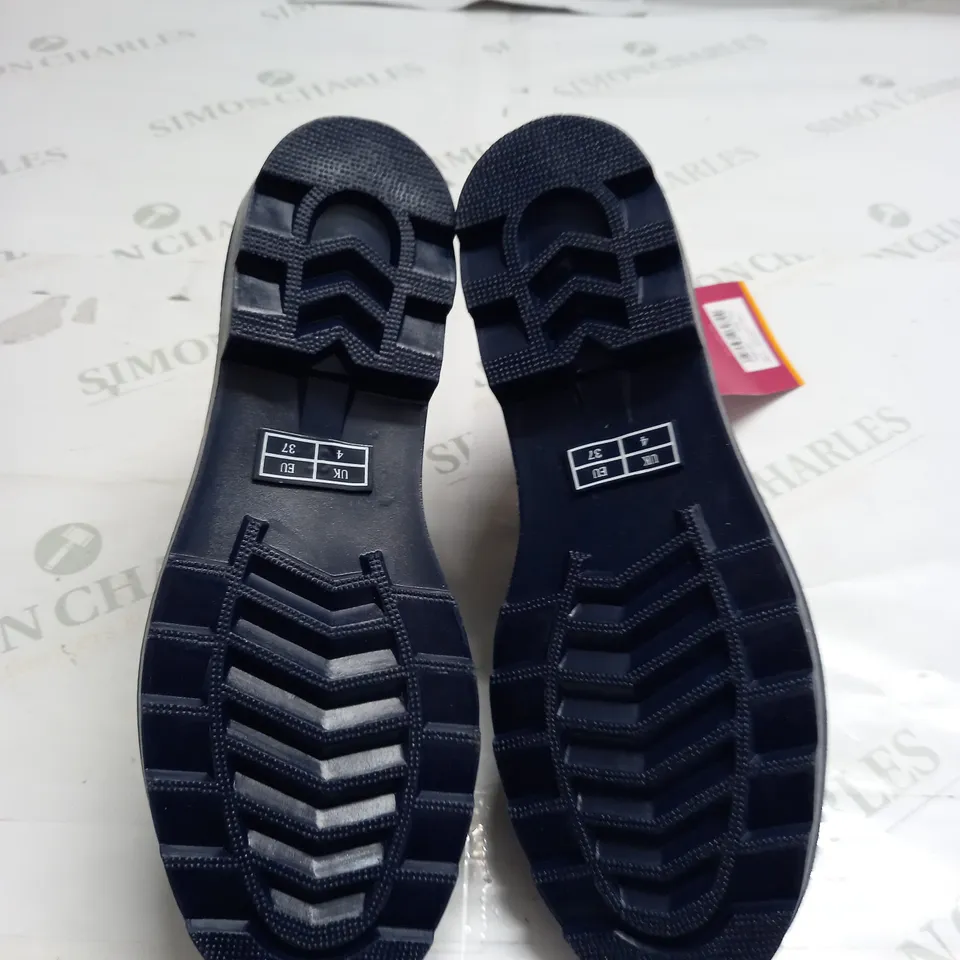 REGATTA LADY HARPER BOOTS SIZE 4 