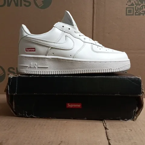 BOXED PAIR OF NIKE AIR FORCE 1 TRAINERS IN WHITE SIZE UK 6
