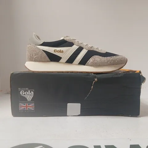 BOXED PAIR OF GOLA WOMEN'S ARIZONA TRAINERS IN BLACK/FEAHER GREY/OFF WHITE SIZE UK 9