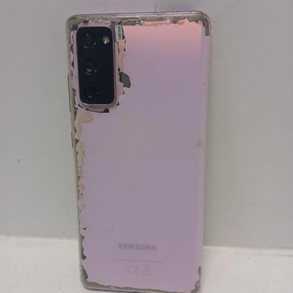 SAMSUNG GALAXY SMARTPHONE – PURPLE (CAMERA QUAD) – DAMAGED BACK PANEL
