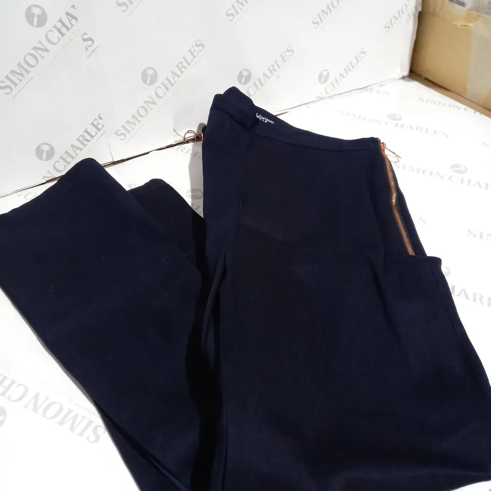 BOX OF 10 CLOTHING ITEMS TO INCLUDE CROP TOP, JEANS, TOPS ETC