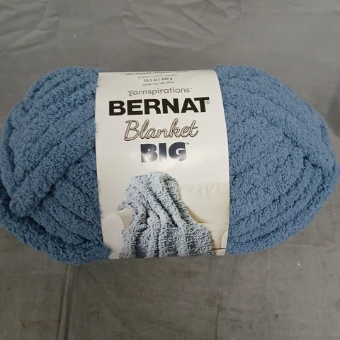 BERNAT BLANKET BIG YARN – BLUE