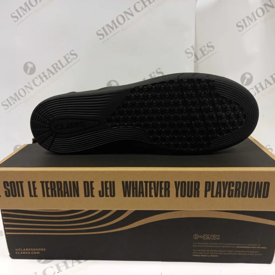 BOXED PAIR OF CLARKS CICA OLDER BLACK LEATHER SHOES UK SIZE 8.5