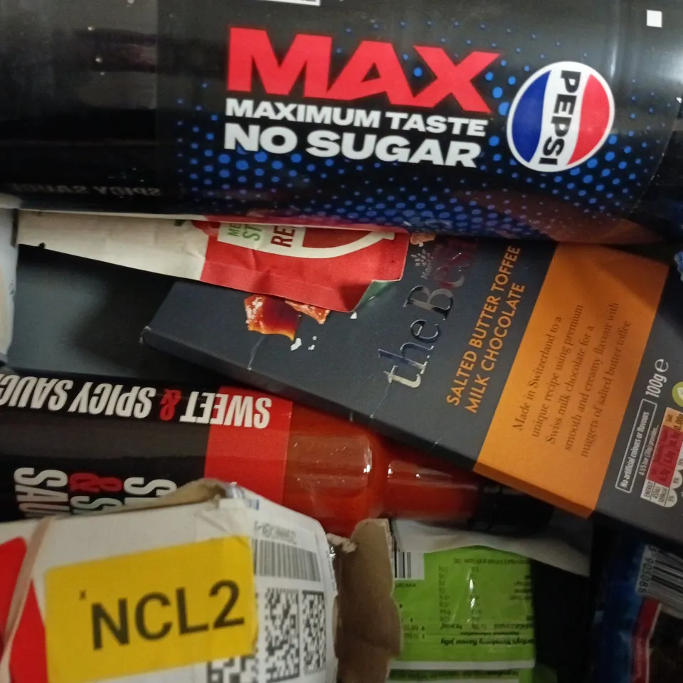 APPROXIMATELY 10 ASSORTED FOOD AND DRINK ITEMS TO INCLUDE HARIBO, MILK CHOCOLATE, ETC