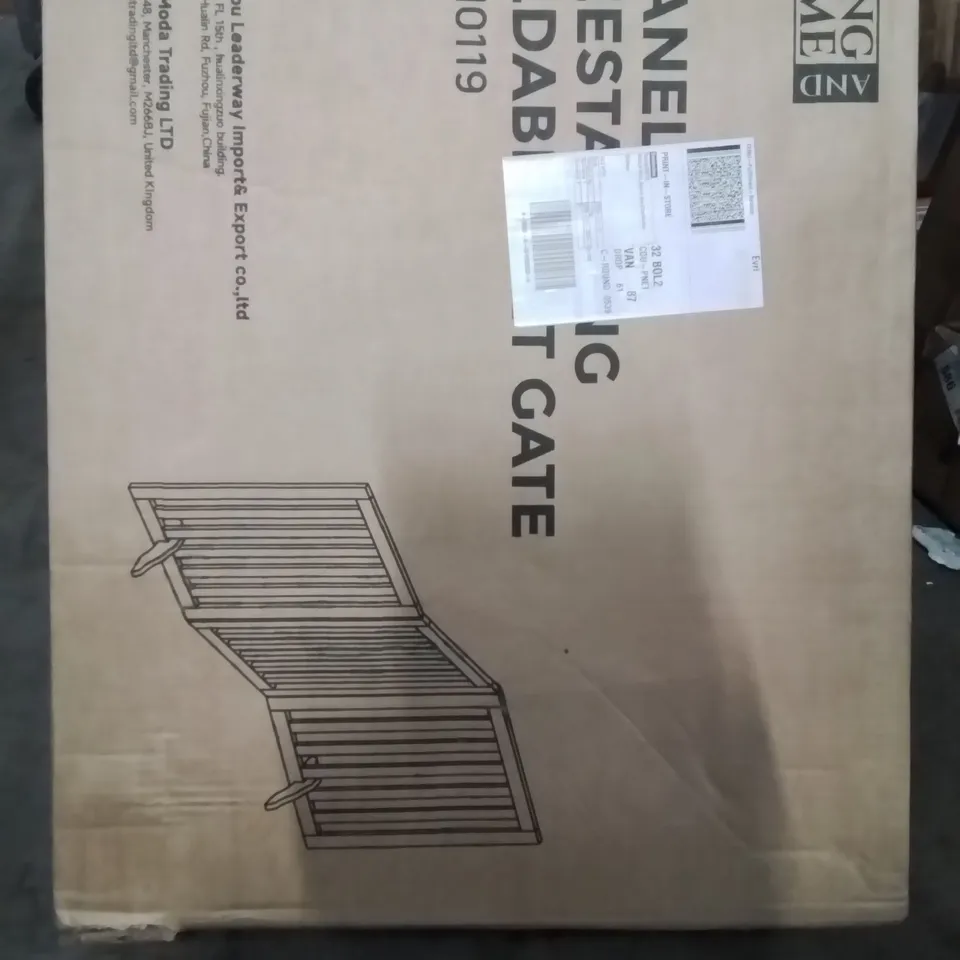 BOXED 3 PANELS FREESTANDING FOLDABLE PET GATE