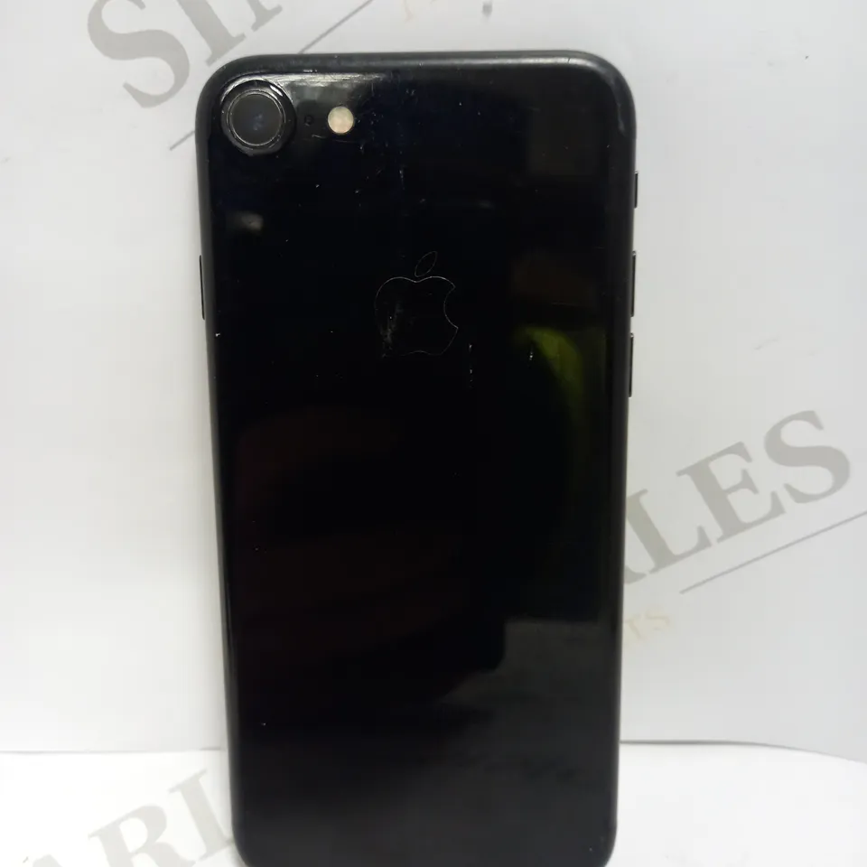 APPLE IPHONE 7 (A1778) SMARTPHONE