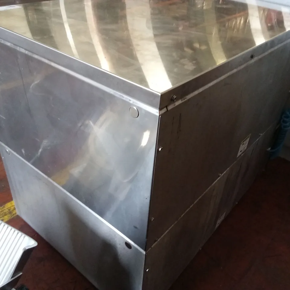 ADANDE VCR2 STANDARD DEPTH DOUBLE UNDERCOUNTER TEMPERATURE CONTROLLED DRAWER UNIT - REAR ENGINE