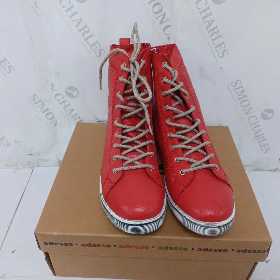 BOXED PAIR OF ADESSO BOOTS IN RED SIZE 6