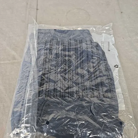 LULULEMON HOT HR SHORTS SIZE 4 