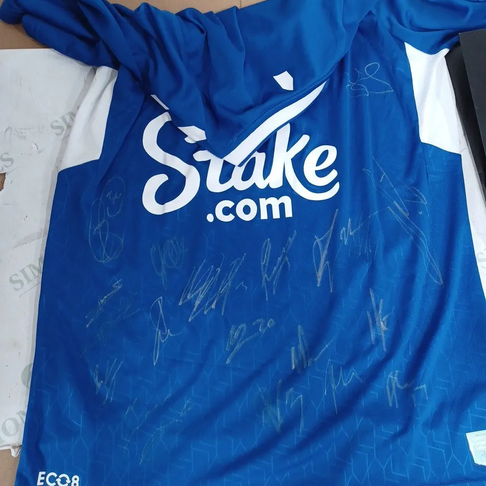 EVERTON SIGNED FOOTBALL SHIRT WITH BAG 