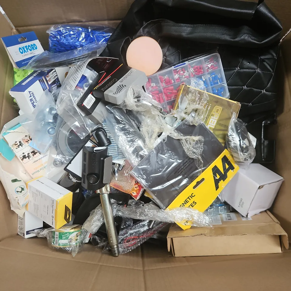 ASSORTED CAR COMPONENTS AND ACCESSORIES IN A BOX – MIXED ITEMS (WHOLESALE & JOB LOTS)