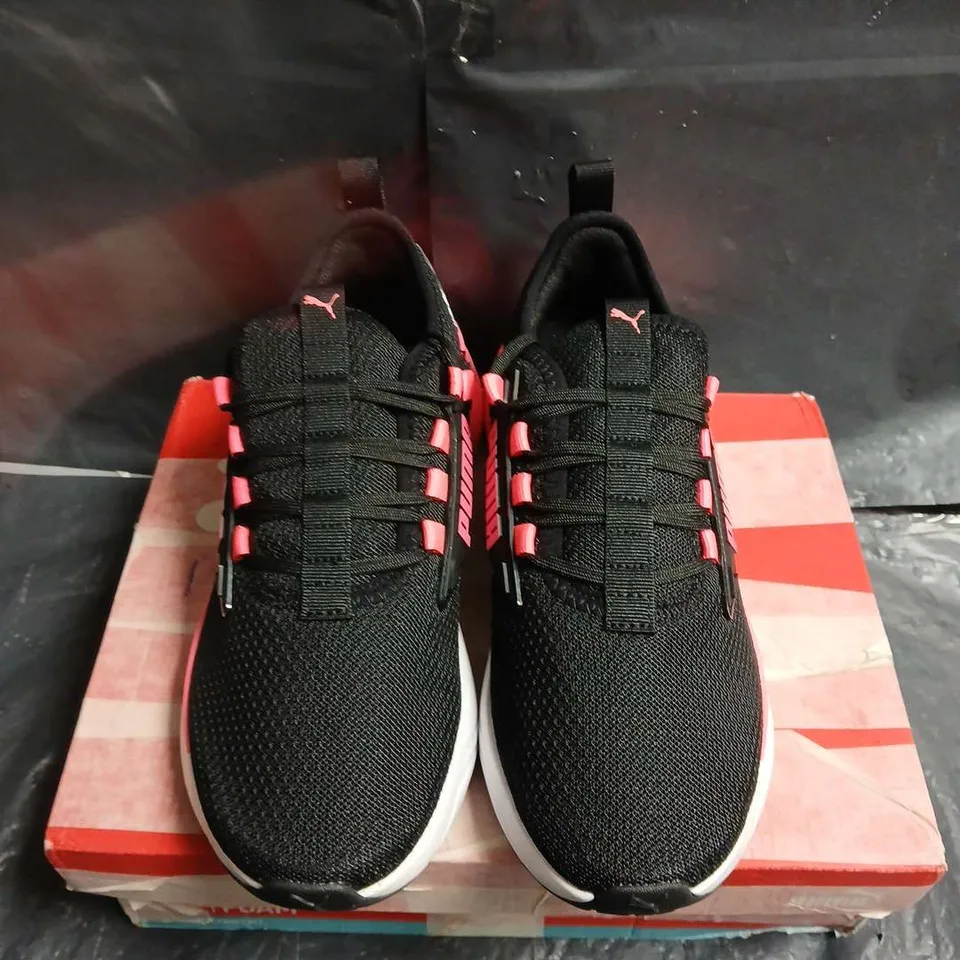 BOXED PAIR OF PUMA WOMEN'S TRAINERS – UK SIZE 5