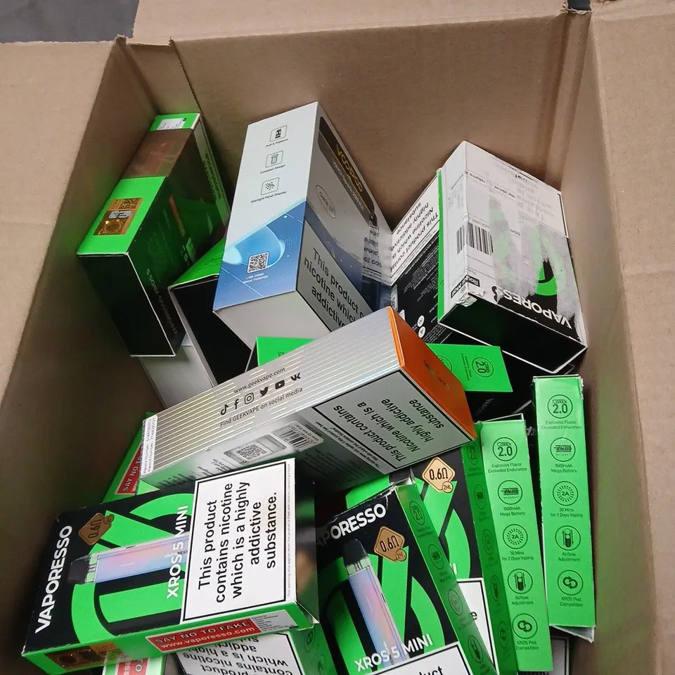 APPROXIMATELY 25 ITEMS INCLUDING VAPE STARTER KIT ASSORTMENT: VAPORESSO XROS 5 MINI, GEEKVAPE WENAX S3 & VOOPOO VINCI SPARK 220 KIT