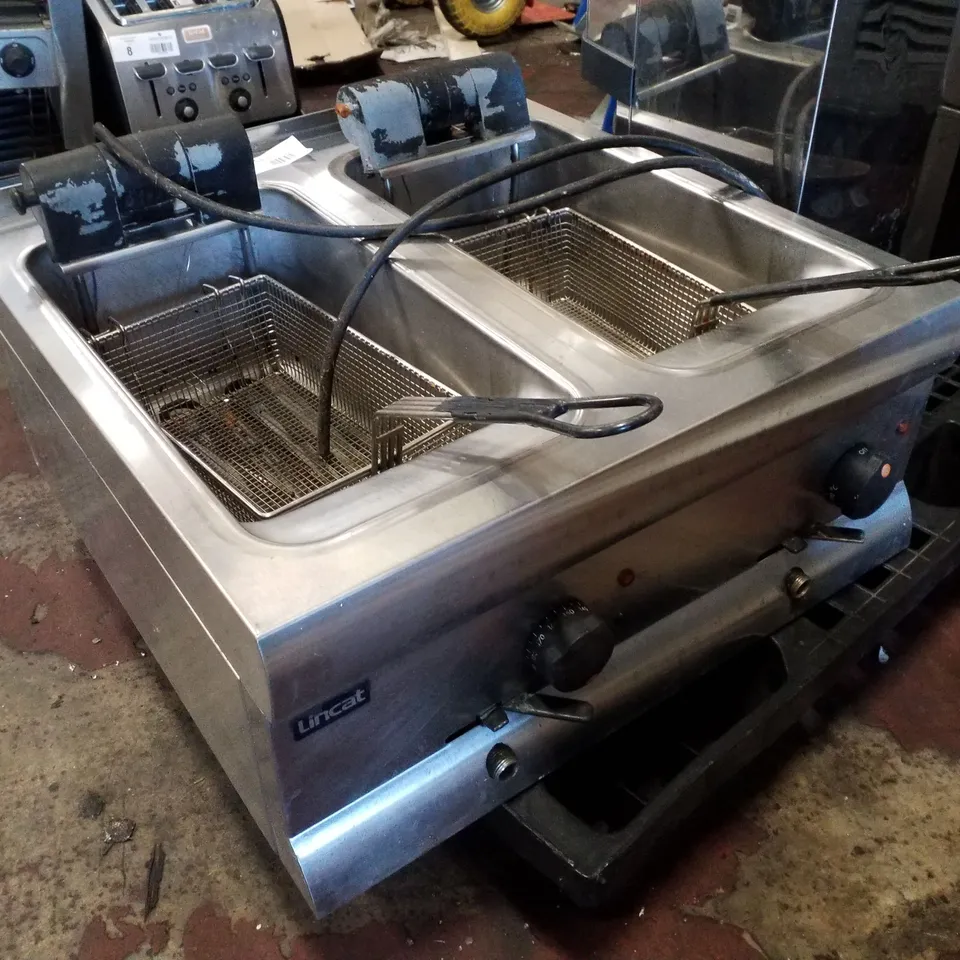 LINCAT DF66 SILVERLINK 600 COUNTER TOP DOUBLE BASKET TWIN TANK FRYER