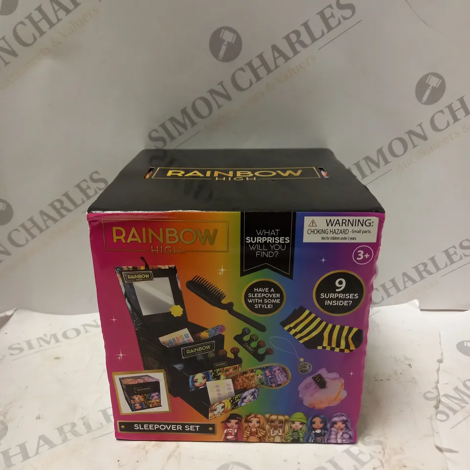 RAINBOW HIGH SLEEPOVER SET MAKEOVER & PAMPERING BOX FOR SLUMBER PARTIES, SLEEP MASK | FLUFFY SOCKS | NAIL AAT, AGES 3 PLUS