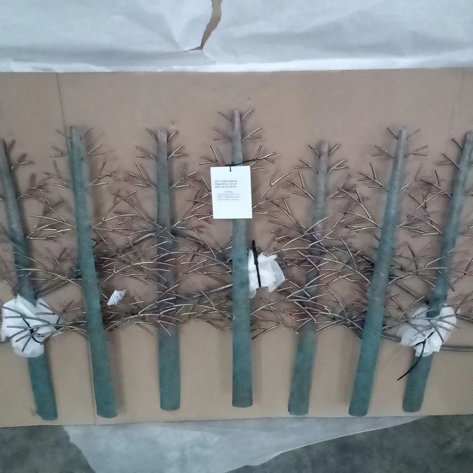 BRAND NEW BOXED TREES WALL DÉCOR 