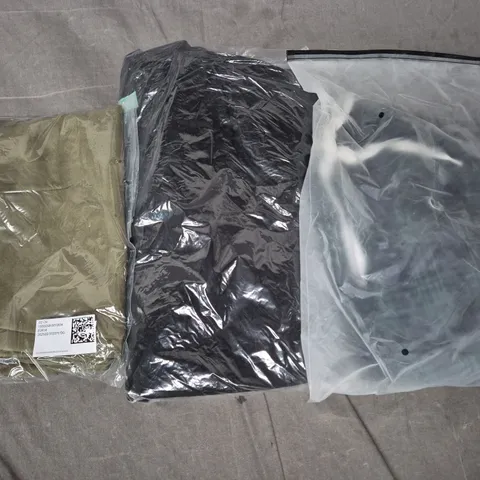 BOX OF APPROXIMATELY 25 ASSORTED CLOTHING AND FASHION PRODUCTS IN VARIOUS STYLES AND SIZES - COLLECTION ONLY