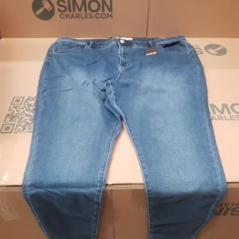 BOX CONTAINING APPROXIMATELY 16 BRAND NEW SIMPLY BE COSY MID WASH SKINNY JEANS - SIZE 24R