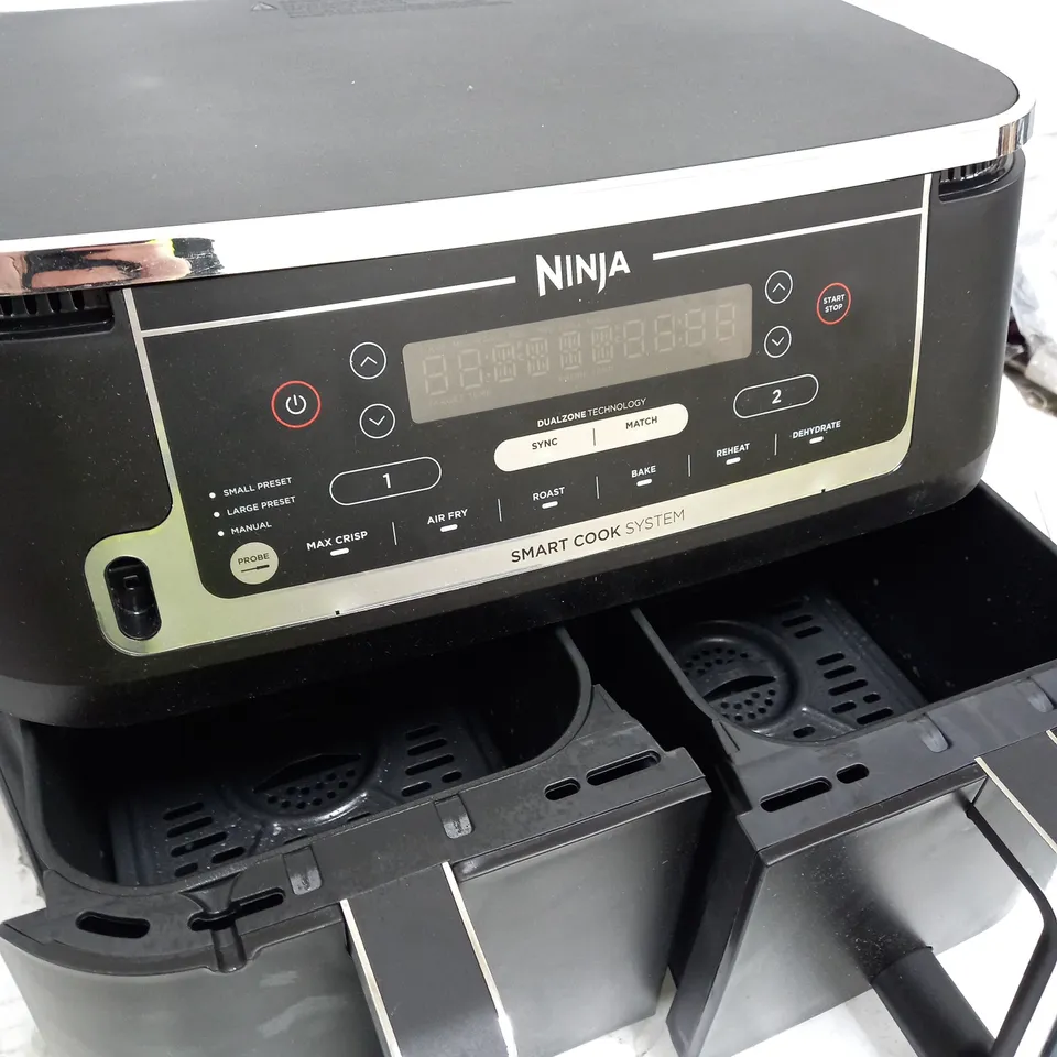 BOXED NINJA FOODI MAX DUAL ZONE 9.5L AIR FRYER AF451UK