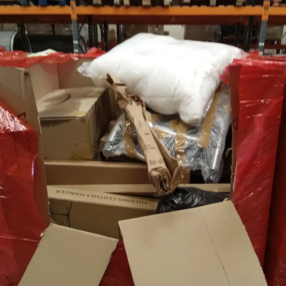PALLET OF ASSORTED HOUSEHOLD GOODS AND PRODUCTS TO INCLUDE; OVAL MIRROR, CLOTHES HANGERS, BLINDS ETC