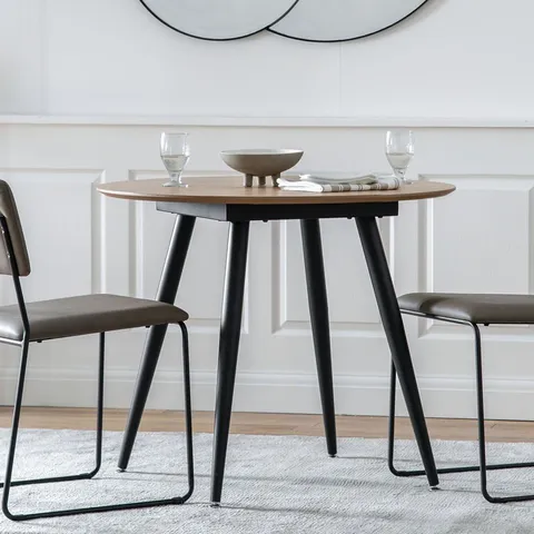 BOXED ASTLEY ROUND TABLE - OAK