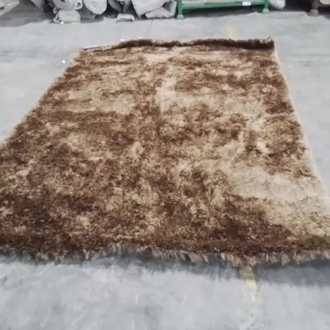 QUALITY DESIGNER AREA RUG - APPROXIMATELY 275X200