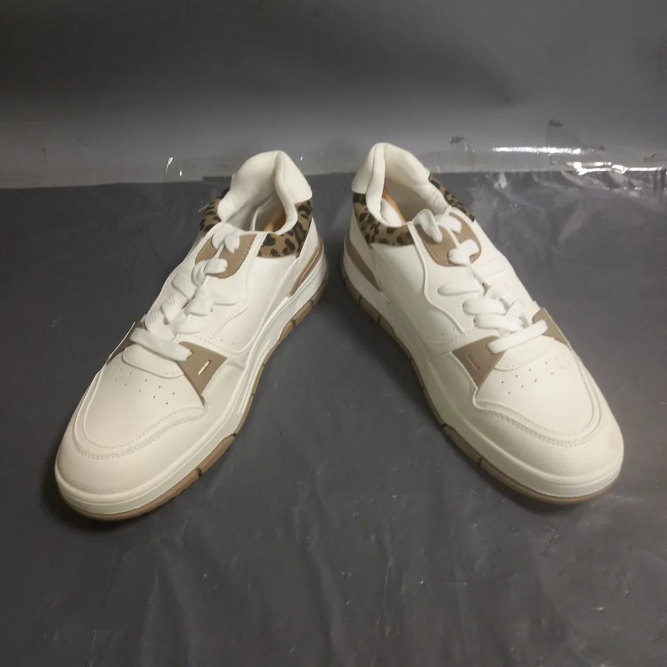 NEW LOOK LADIES WHITE LEOPARD PRINT TRIM TRAINERS SIZE 7