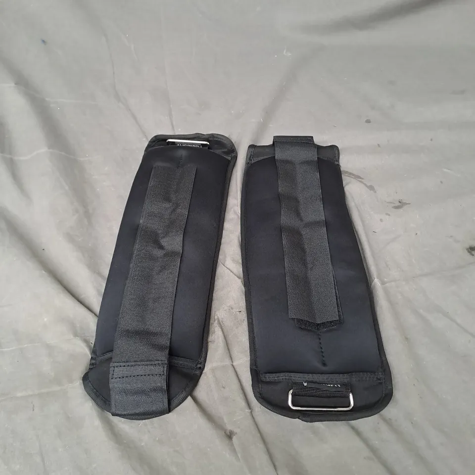 USINGFIT PAIR OF ANKLE WEIGHTS 2X3KG
