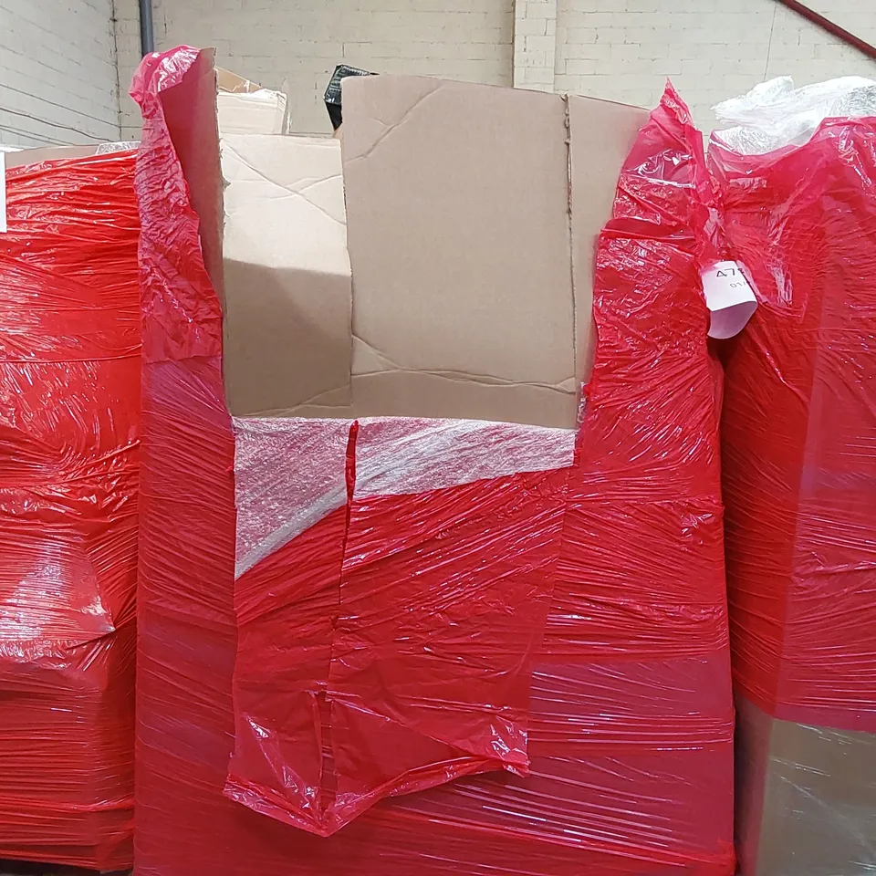 PALLET OF ASSORTED ITEMS INCLUDING: CROQUET SET, LIGSAN BACKPACK/SUITCASE, CAMERA DANCE MAT, ALPHABET PLAY MAT, GIRLS PLAYSET