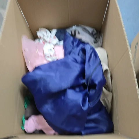 BOX OF APPROXIMATELY 25 ASSORTED CLOTHING ITEMS IN VARIOUS STYLES , COLOURS AND SIZES 