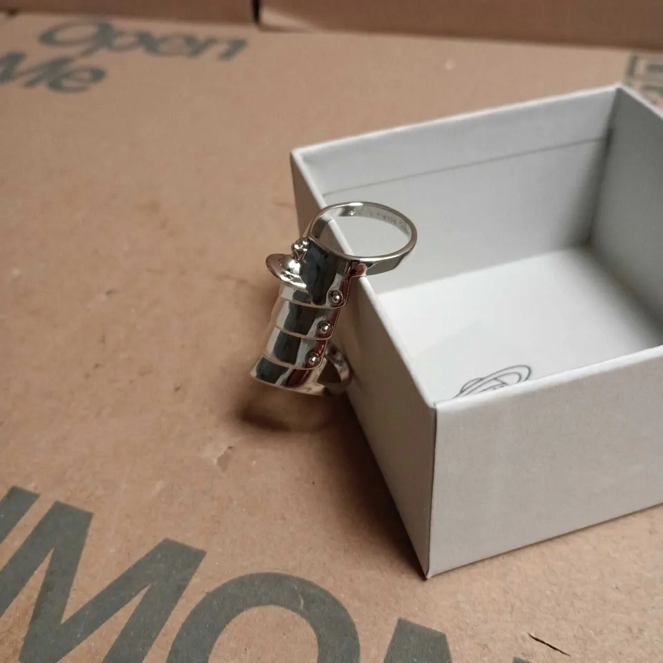 VIVIENNE WESTWOOD FINGER SHIELD/ARMOR JEWELLERY IN BOX