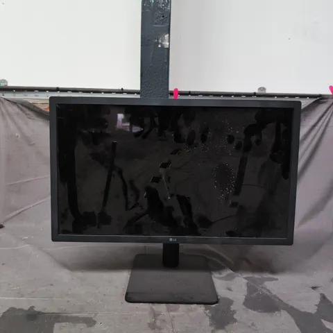 BOXED LG ULTRA FINE DISPLAY MONITOR - 23.7 INCH DISPLAY FOR MAC