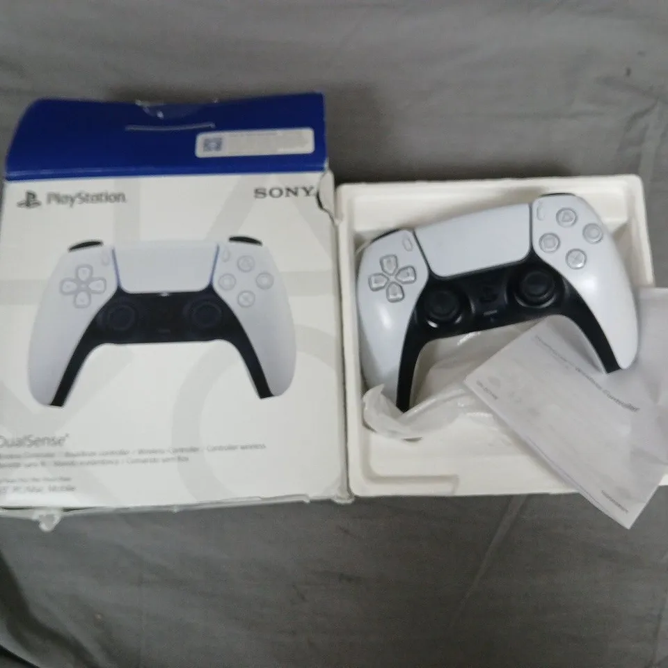 SONY PLAYSTATION 5 DUALSENSE WIRELESS CONTROLLER – WHITE
