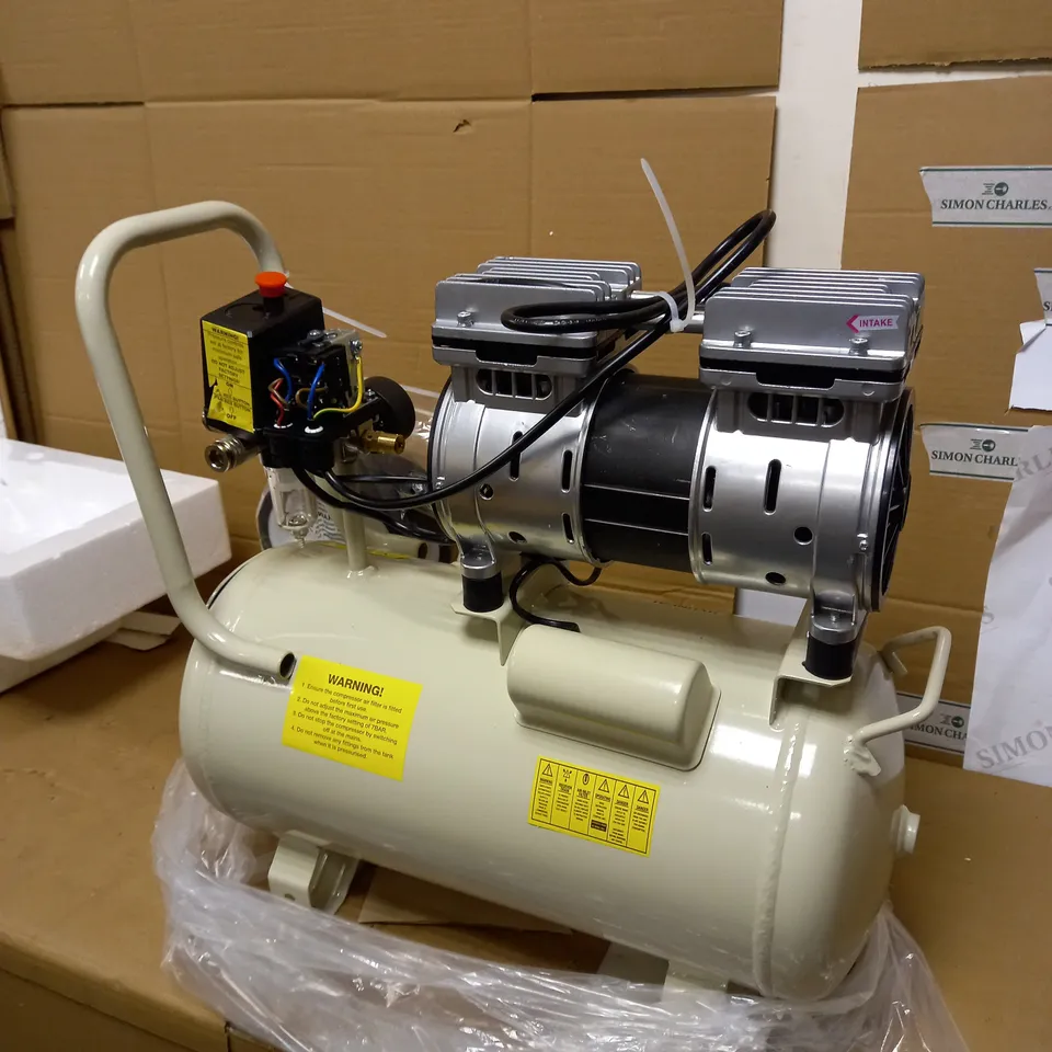 HYUNDAI 24 LITRE ULTRA SILENT AIR COMPRESSOR