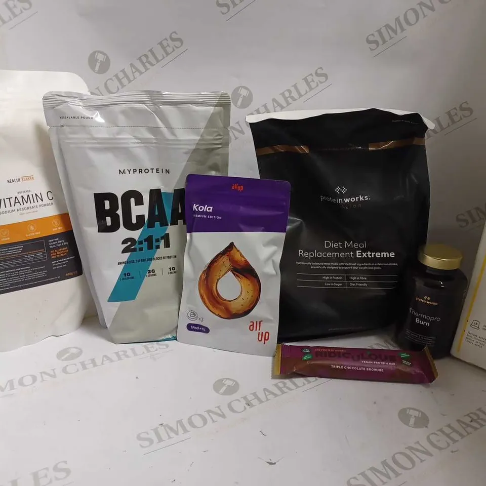 LOT OF APPROXIMATELY 7 ITEMS TO INCLUDE MYPROTEIN BCAA 2:1:1 POWDER (PEACH&MANGO - 500g), HEALTH BUNKER VITAMIN C FOOD SUPPLEMENT, PROTEINWORKS THERMOPRO BURN (45 CAPSULES), ETC
